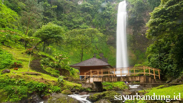 Curug Cimahi: Pesona Air Terjun Pelangi di Bandung
